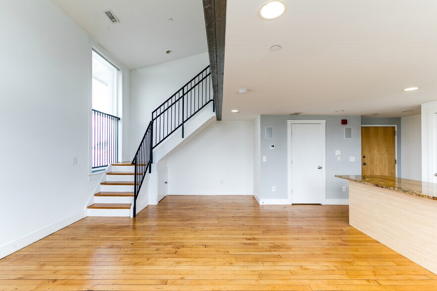 More Photos Of 141 E Wythe St, Petersburg Apartments For Sale