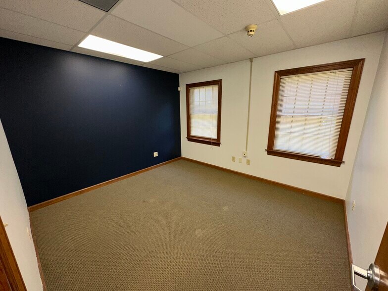 More Photos Of 121 Union Ave, Middlesex Office Residential For Lease