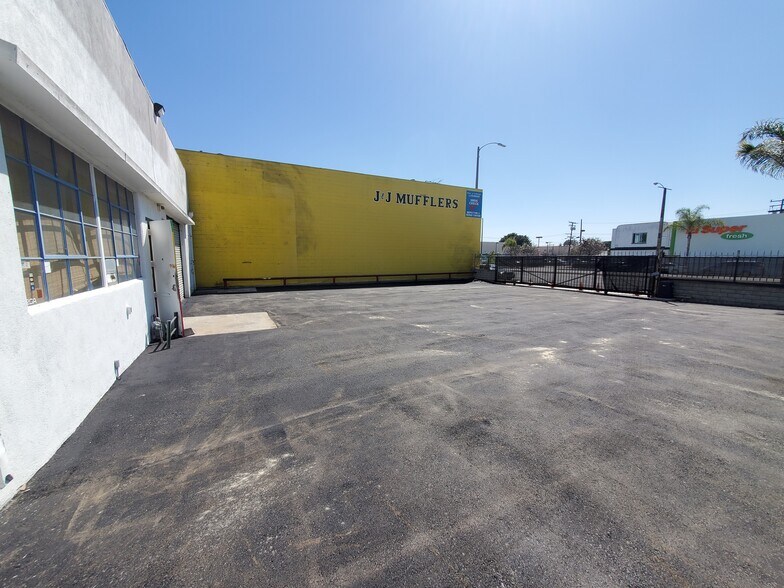 More Photos Of 1050 S La Brea Ave, Inglewood Warehouse For Lease