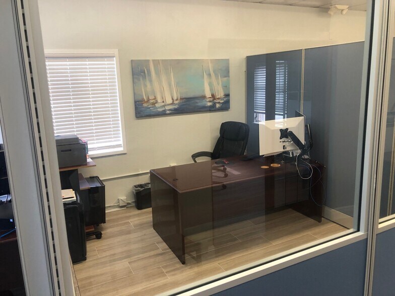 More Photos Of 1315 N Dixie Hwy, Lake Worth Office Residential For Sale