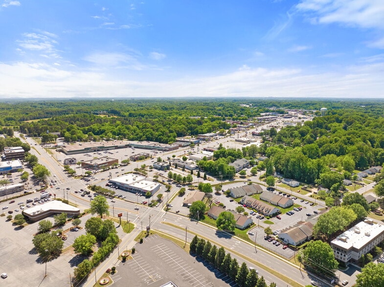 More Photos Of 1919 Boulevard St, Greensboro Office For Sale