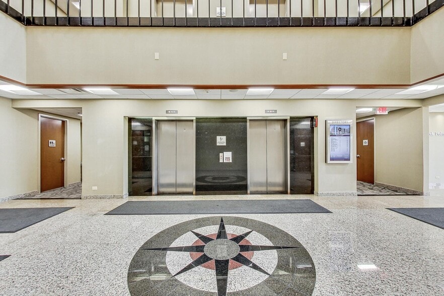 More Photos Of 10700 W Higgins Rd, Rosemont Office For Sale