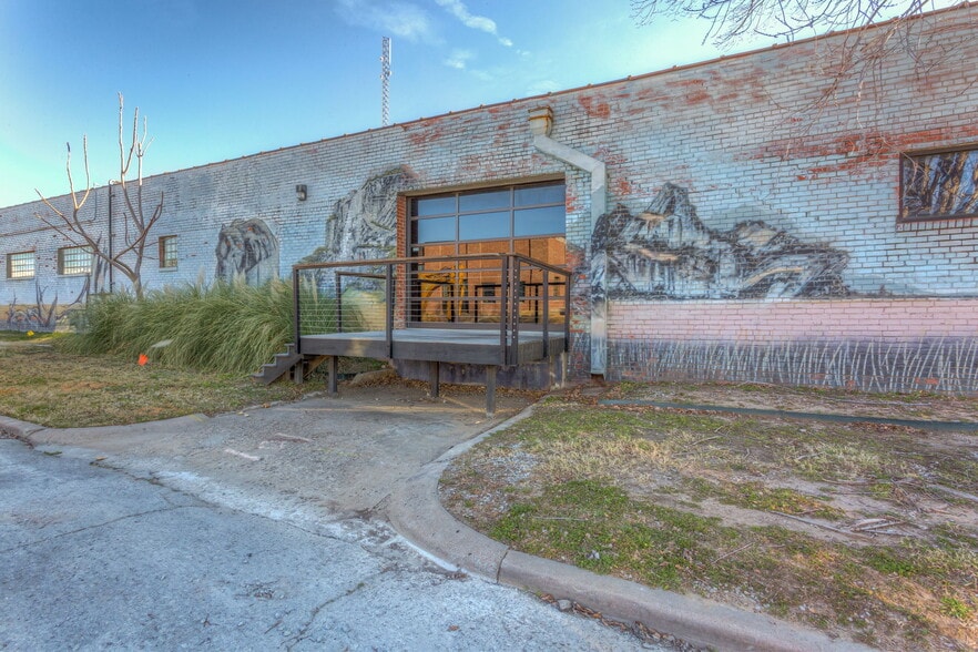 More Photos Of 1201 E 3rd St, Tulsa Freestanding For Lease