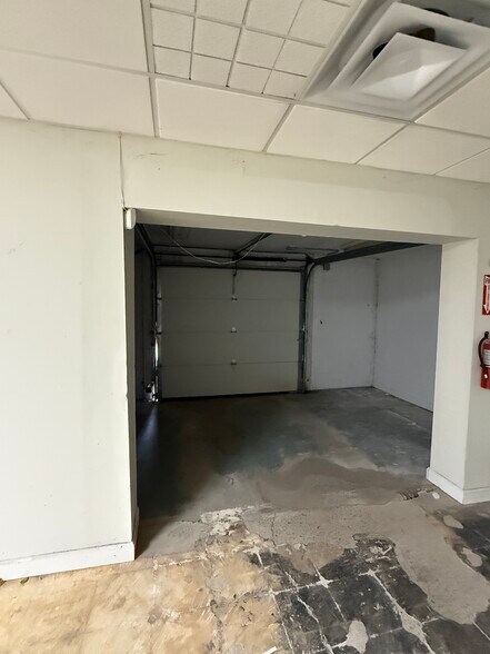 More Photos Of 6465 Som Center Rd, Solon Storefront Retail Office For Lease