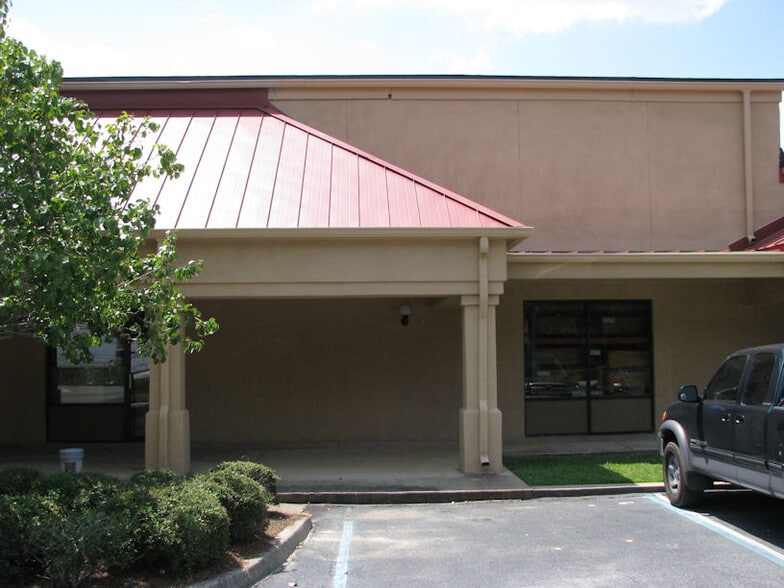 More Photos Of 1102 Smith Ave, Thomasville Flex For Lease