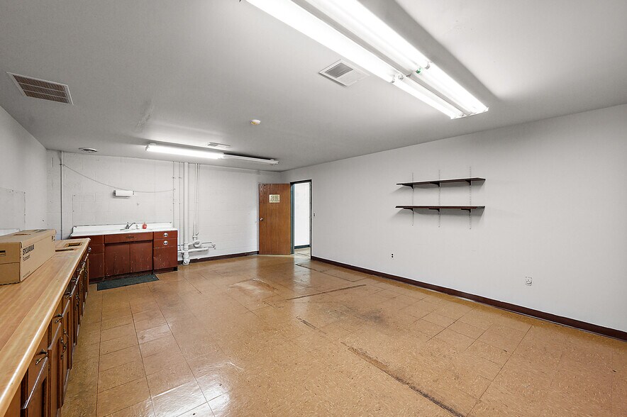 More Photos Of 16560 Industrial St, Roseville Warehouse For Sale