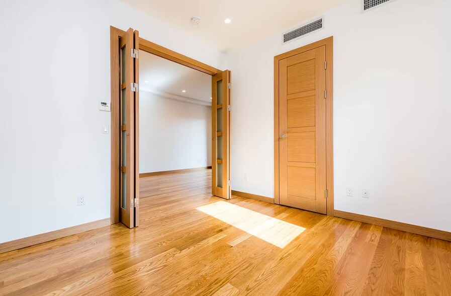 More Photos Of 94 Greenpoint Ave, Brooklyn Apartments For Sale