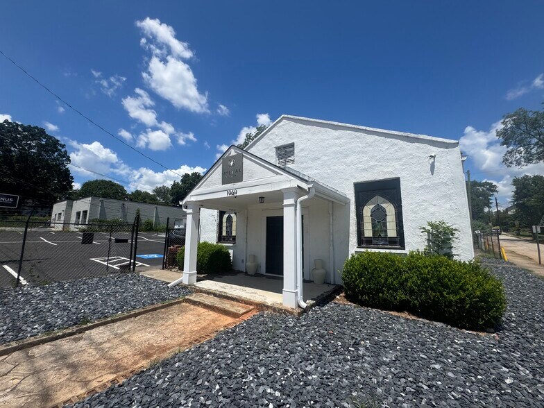 Primary Photo Of 1052 & 1060 Memorial Dr SE, Atlanta Religious Facility For Lease