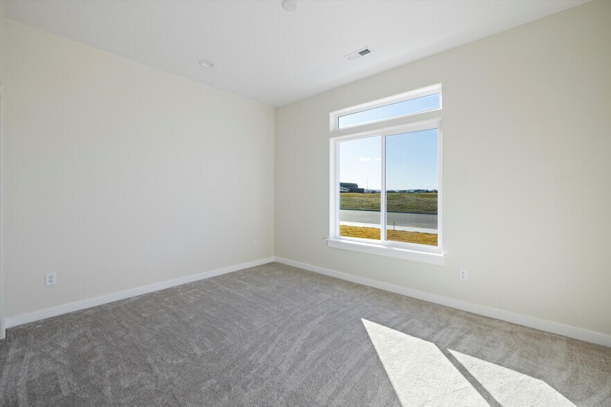More Photos Of 1101-1109 Fairhaven Loop, Richland Apartments For Sale