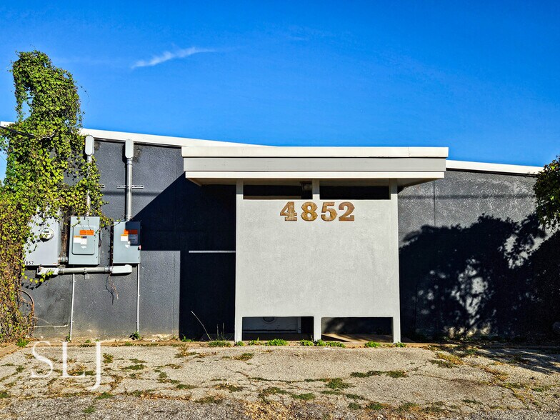 Primary Photo Of 4852 Vicksburg St, Dallas Warehouse For Lease