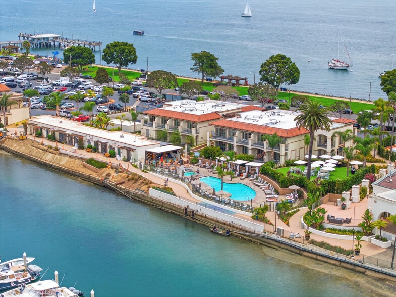 More Photos Of 1551 Shelter Island Dr, San Diego Hotel For Lease