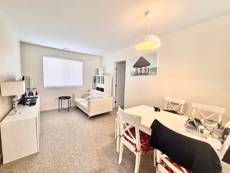 More Photos Of 543 Newfield Ave, Stamford Storefront Retail Residential For Lease