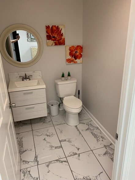 More Photos Of 875 Old Roswell Rd, Roswell Office For Sale