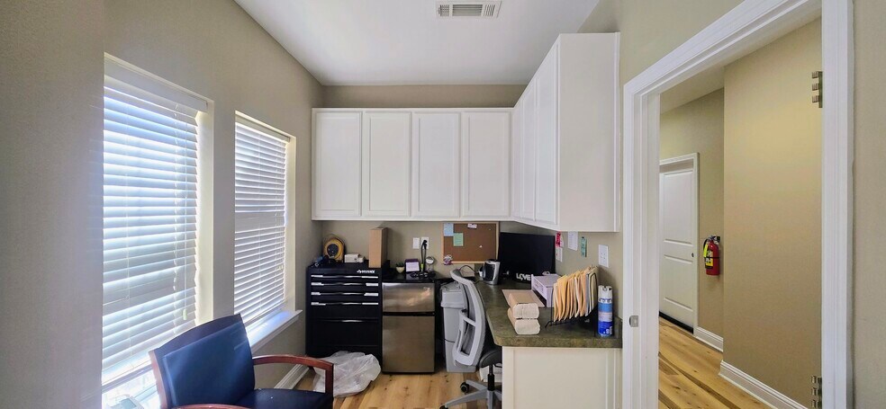 More Photos Of 1205 Bent Oaks Ct, Denton Office For Sale