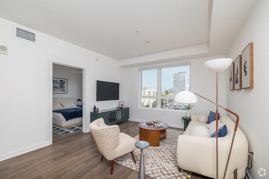 More Photos Of 800-808 S Western Ave, Los Angeles Multifamily For Sale