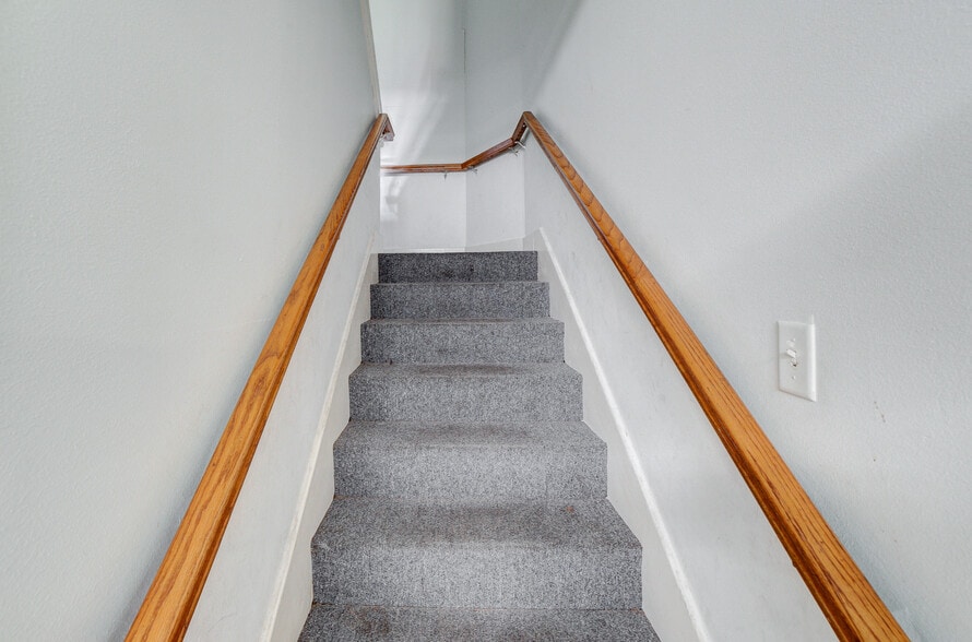 More Photos Of 1901 Waugh Dr, Houston General Retail For Sale