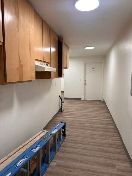 More Photos Of 348 State St, Weiser Storefront Retail Office For Lease