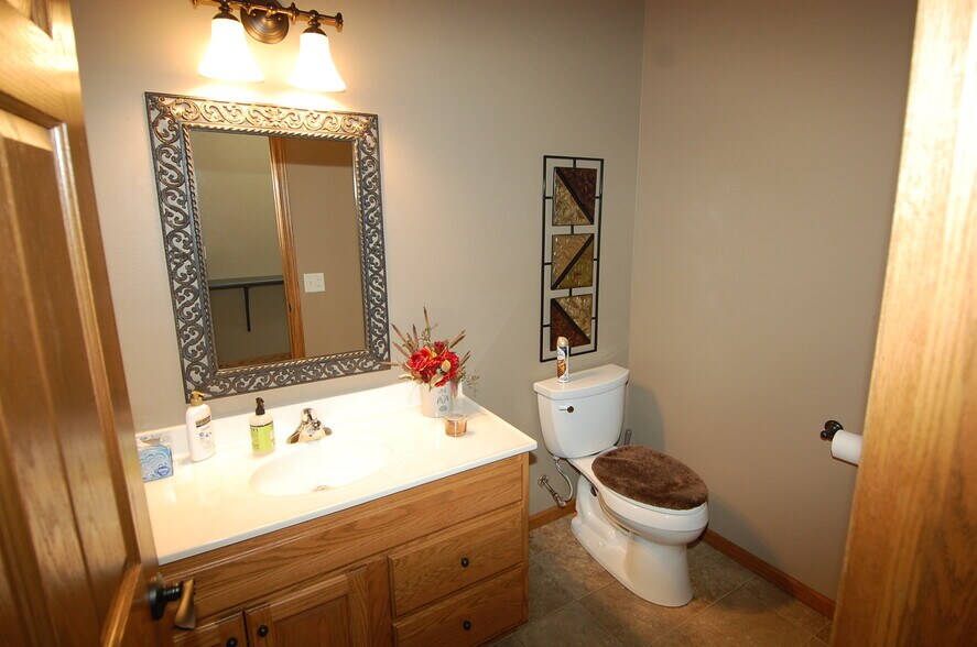 More Photos Of 217 8th Ave, Wellman Medical For Lease