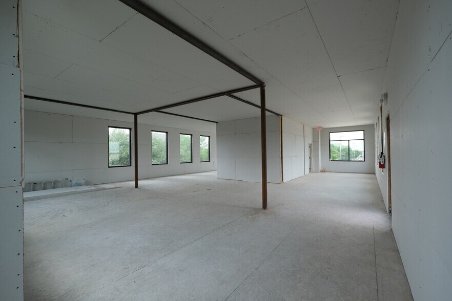 More Photos Of 10521 W Parmer Ln, Austin Office For Lease