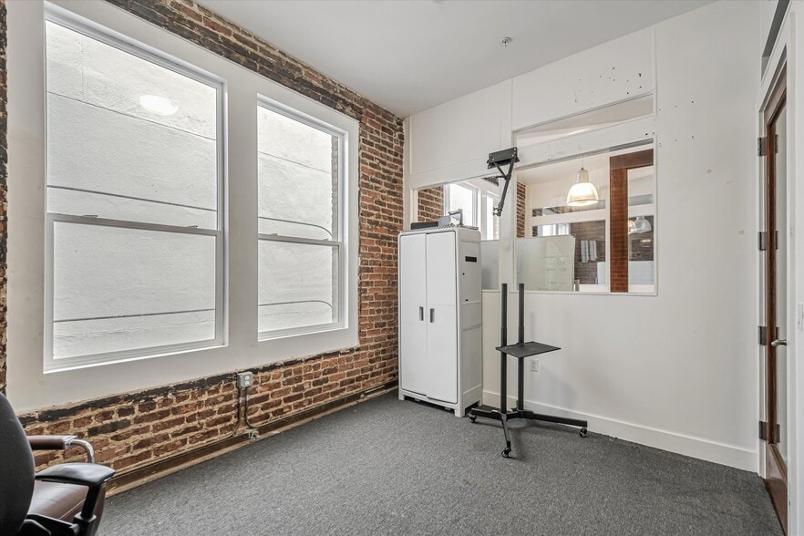 More Photos Of 34-38 Mason St, San Francisco Loft Creative Space For Sale