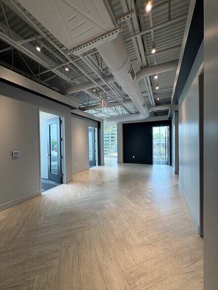 More Photos Of 8890 E 116th St, Fishers Medical For Lease