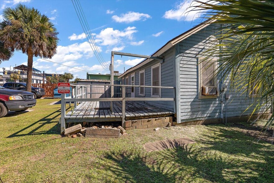 More Photos Of 7 Center st, Folly Beach General Retail For Sale