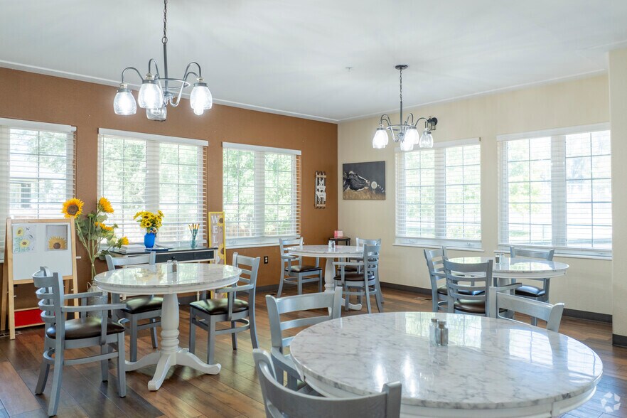 More Photos Of 428 Western Ave, Brush Assisted Living For Sale