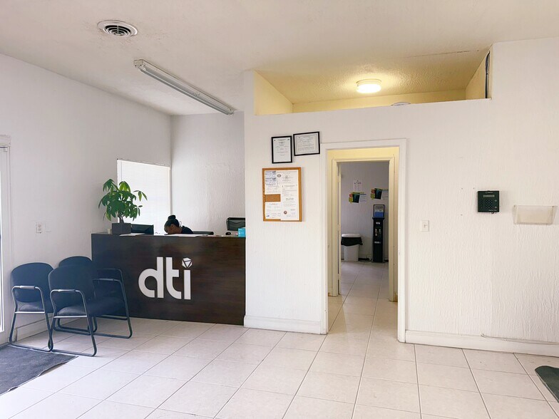 More Photos Of 4725 NW 36th Ave, Miami Warehouse For Lease