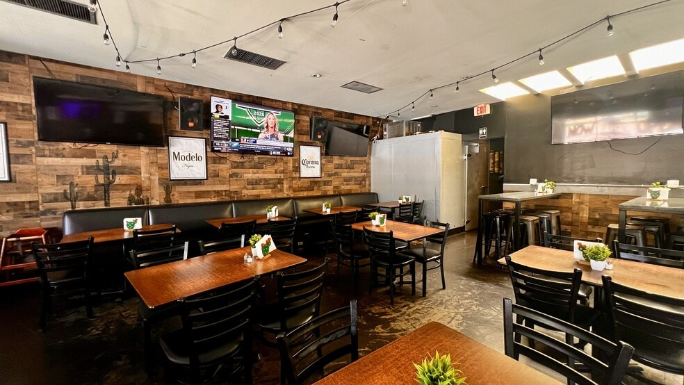 More Photos Of 2210-2222 Central Ave SE, Albuquerque Storefront For Lease