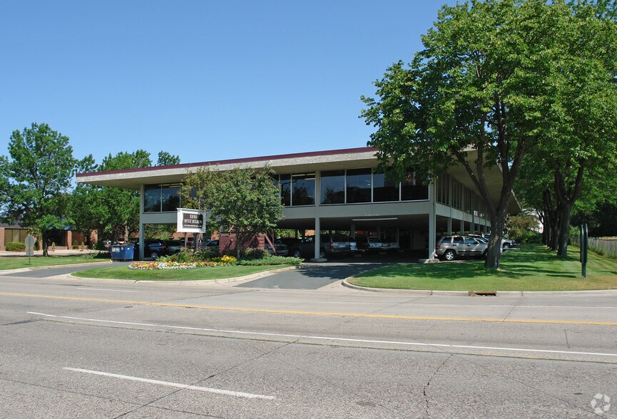More Photos Of 5100 Edina Industrial Blvd, Edina Office For Lease