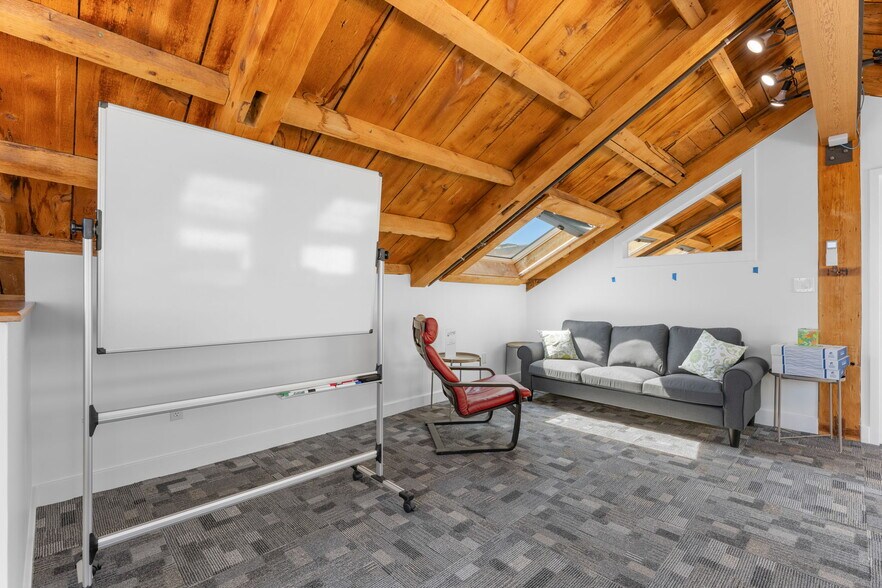 More Photos Of 40R Merrimac St, Newburyport Loft Creative Space For Lease