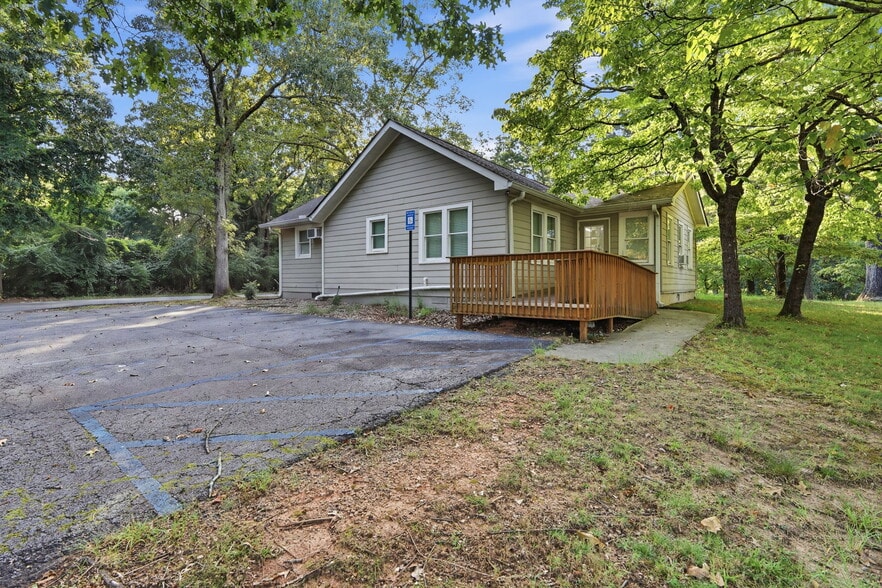 More Photos Of 3365 Thompson Bridge Rd, Gainesville Freestanding For Sale