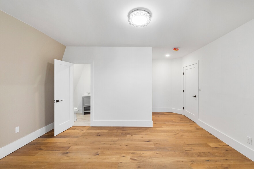 More Photos Of 1935 Spruce St, Philadelphia Apartments For Sale