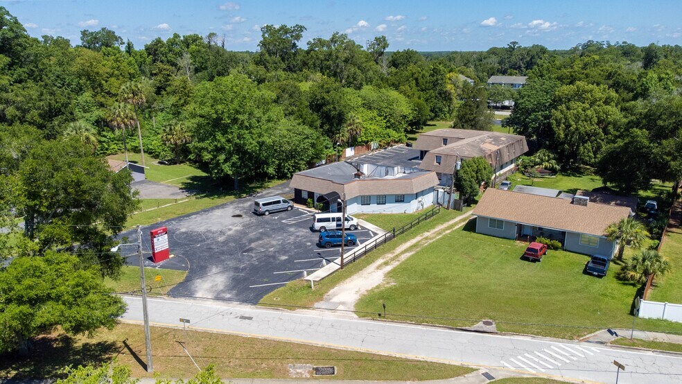 More Photos Of 2945 NE 3rd St, Ocala Office For Sale