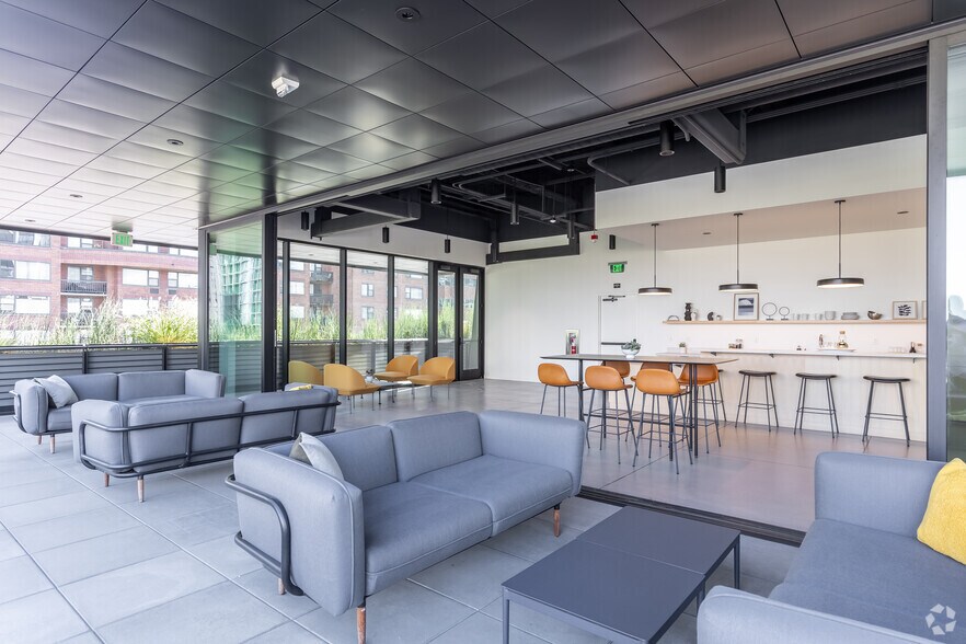 More Photos Of 1300 SW Fifth Ave, Portland Unknown For Lease