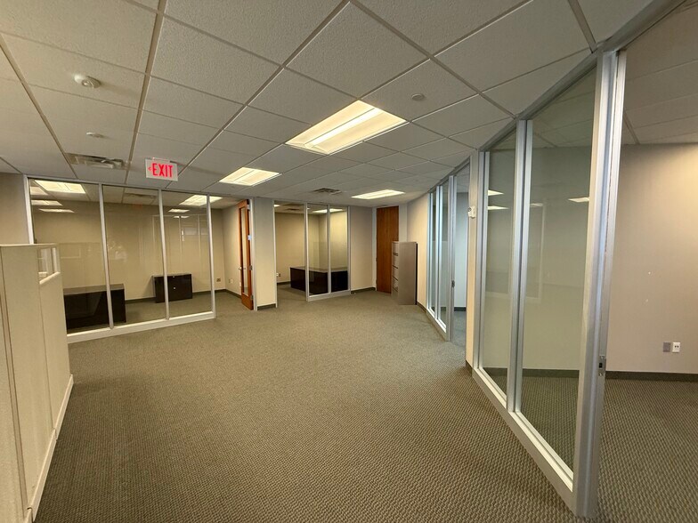 More Photos Of 15900 Dooley Rd, Addison Office For Lease