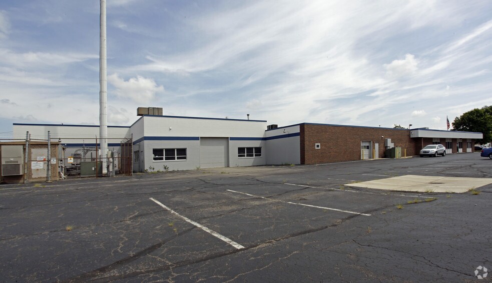 More Photos Of 6025 Wall St, Sterling Heights Warehouse For Sale
