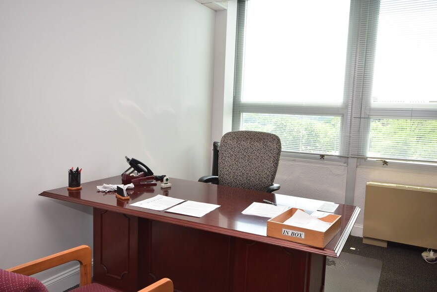 More Photos Of 200 Little Falls St, Falls Church Office For Lease