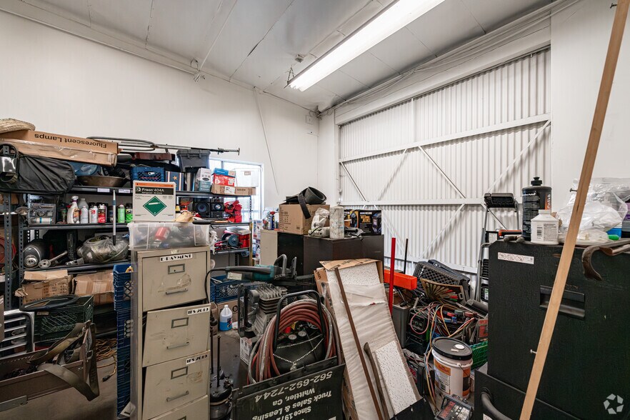 More Photos Of 1247 Brooks St, Ontario Land For Lease