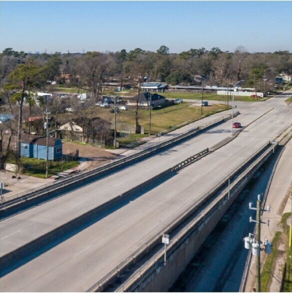 More Photos Of 7635 Ley Rd, Houston Freestanding For Sale