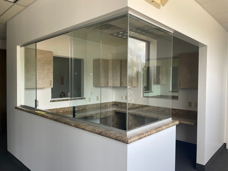 More Photos Of 352 Belmont St, Worcester Medical For Lease