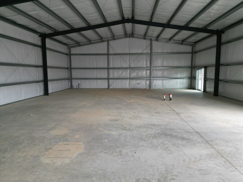 More Photos Of 20678 Canterbury Rd, Porter Unknown For Lease