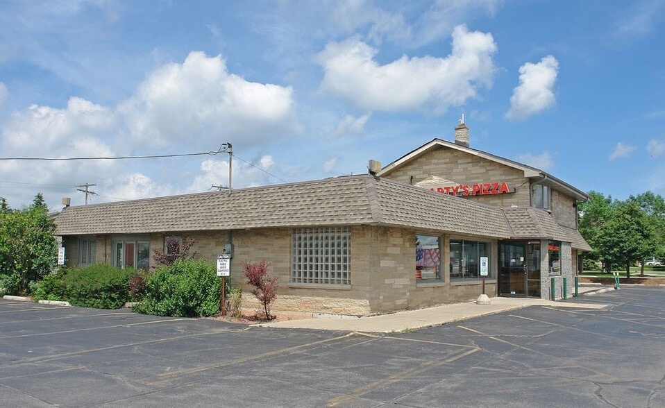 Primary Photo Of 16680 W Bluemound Rd, Brookfield Fast Food For Sale