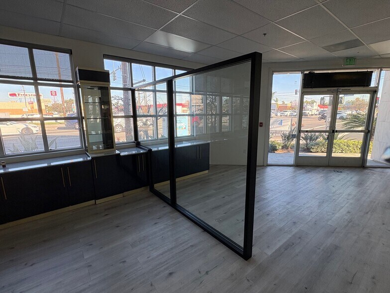 More Photos Of 9972 Westminster Ave, Garden Grove Freestanding For Lease
