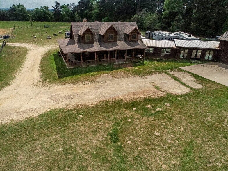 More Photos Of 766 County Road 4640, Winnsboro Specialty For Sale