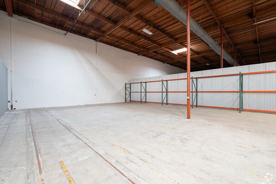 More Photos Of 25509 Industrial Blvd, Hayward Distribution For Lease