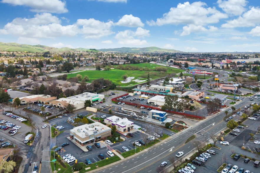 More Photos Of 3060 Travis Blvd, Fairfield Storefront Retail Office For Sale