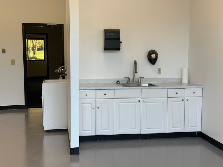 More Photos Of 1407-1439 Research Park Dr, Dayton Loft Creative Space For Lease