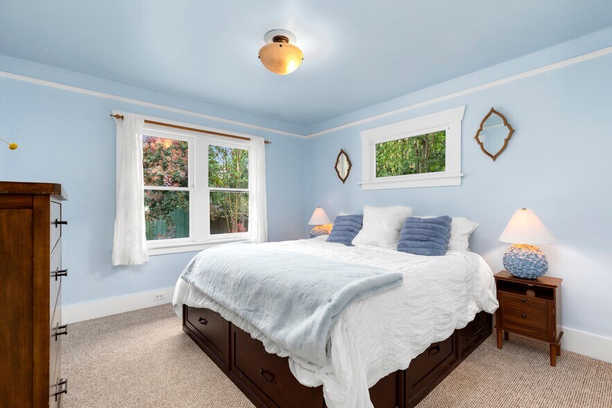 More Photos Of 410 N 46th St, Seattle Apartments For Sale