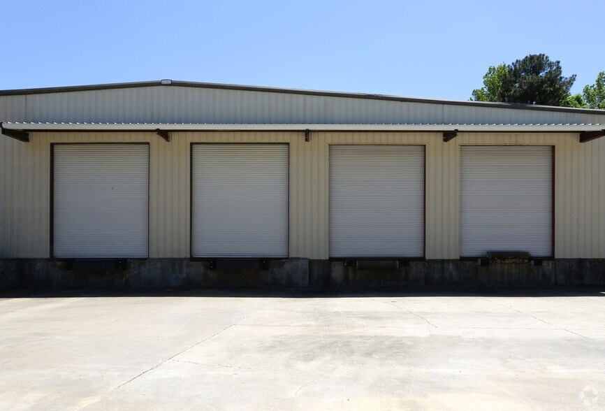 More Photos Of 71 Busch Dr, Lagrange Warehouse For Lease